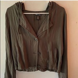 Wet seal button down